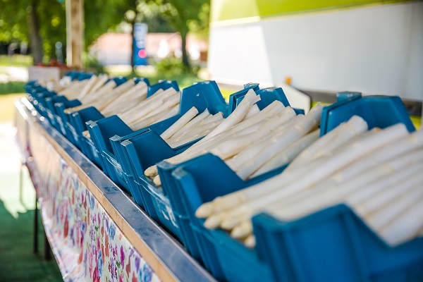 Fresh asparagus for sale along the road near Rothenbach